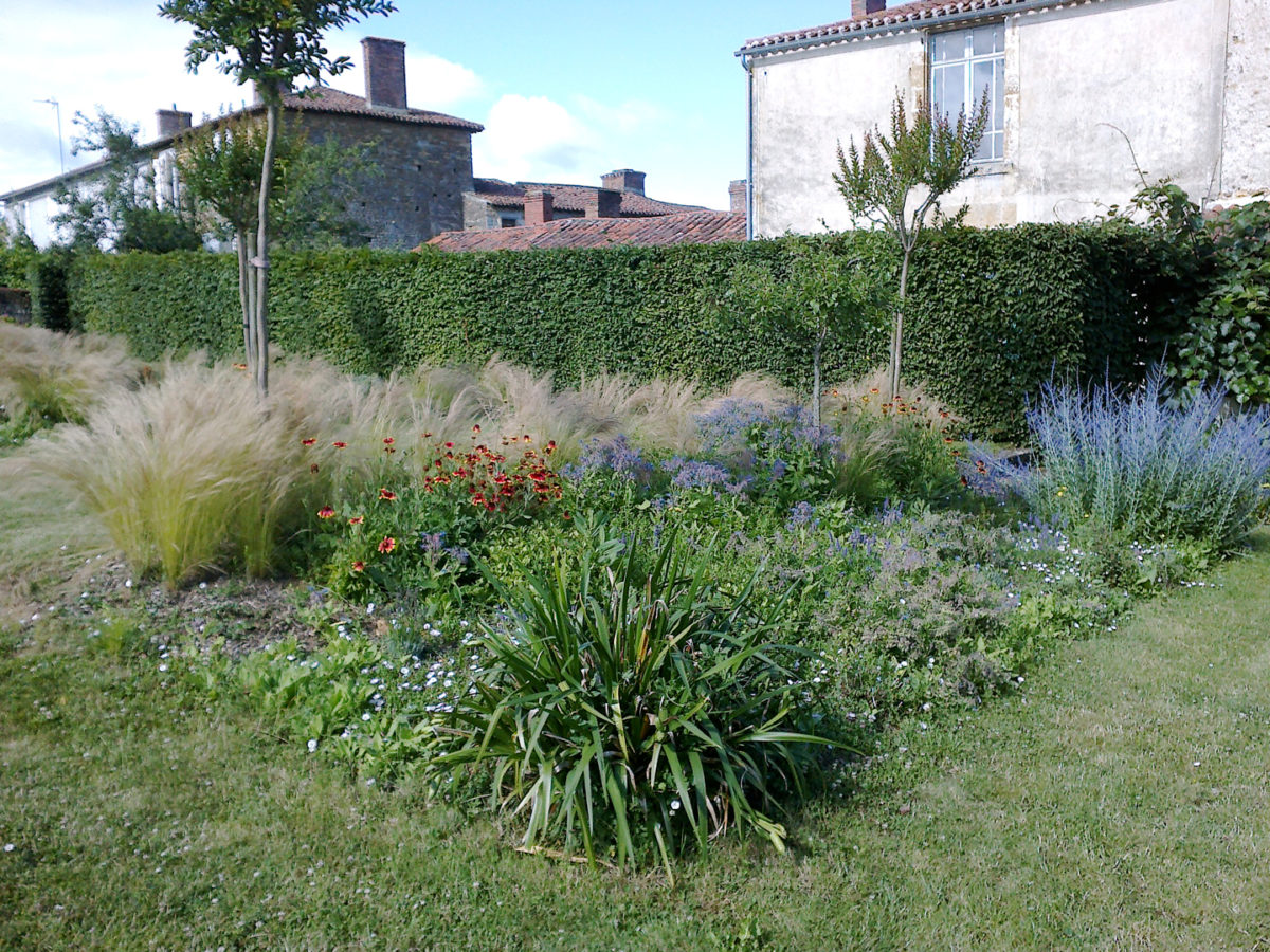 Jardin de la Mairie, un des cinq jardins de Saint-Juire-Champgillon