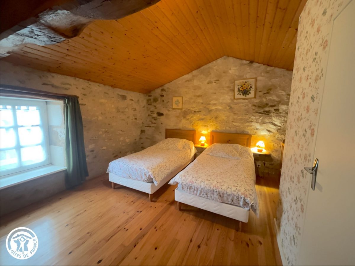 H85G009900-694001f89ab11