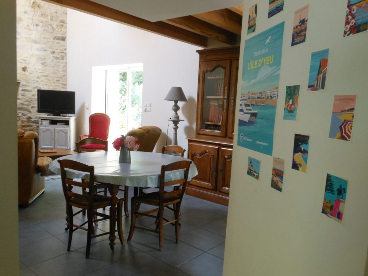 H85G009940-6953b12a62434