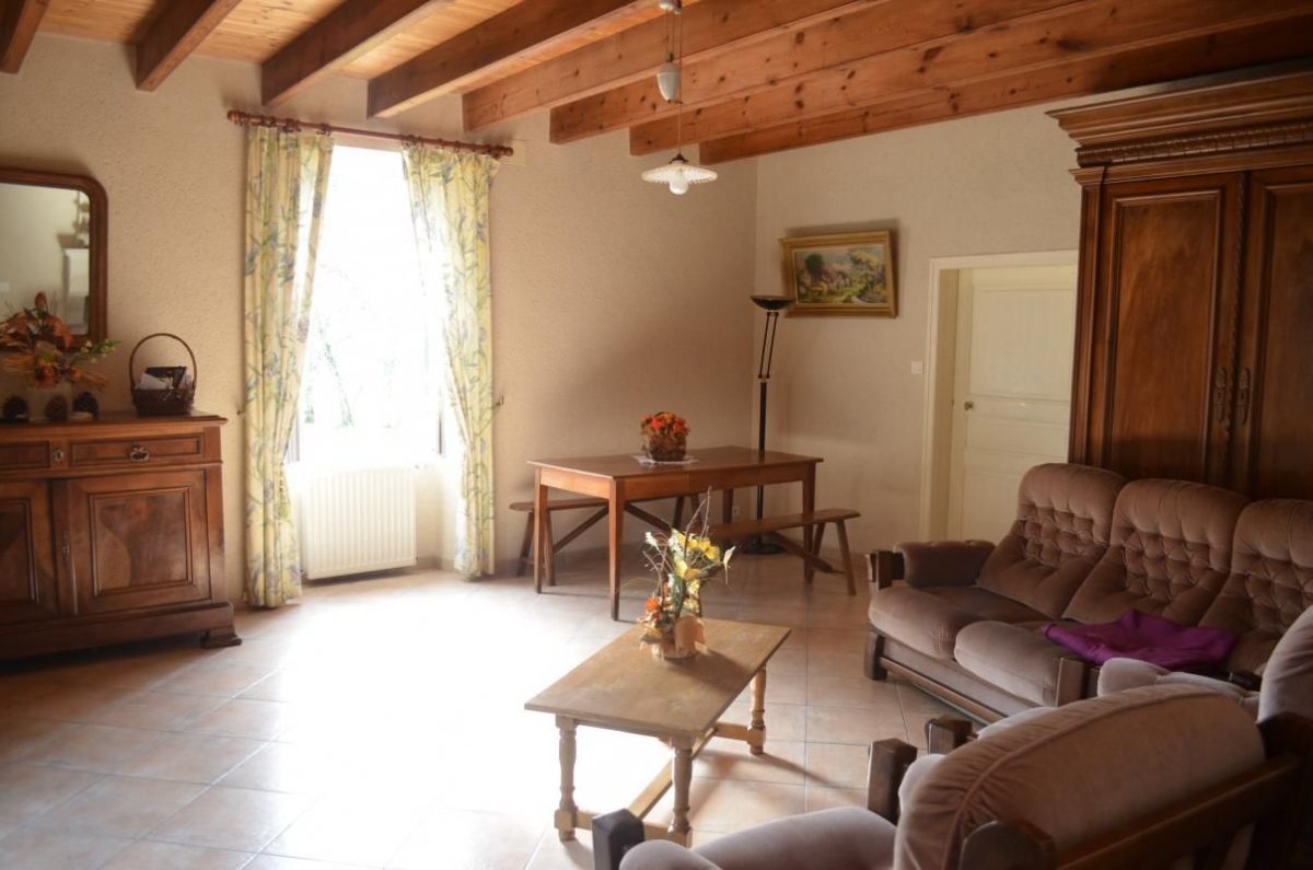 H85G010372-5be0735377b87-83477bf525bb40a6a68768389a57f1f2