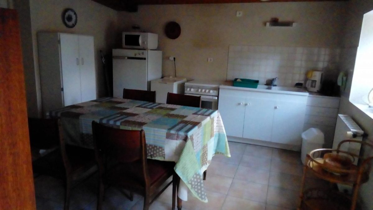 H85G010372-5be073537cd91-abb08a16367a47d893fb09feccae9cbd