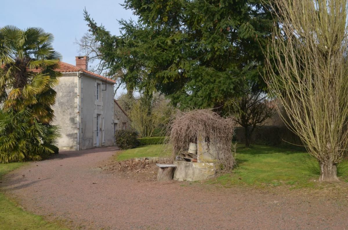 H85G010372-5be0735386922-5450aae378634fa0827991a93758997c