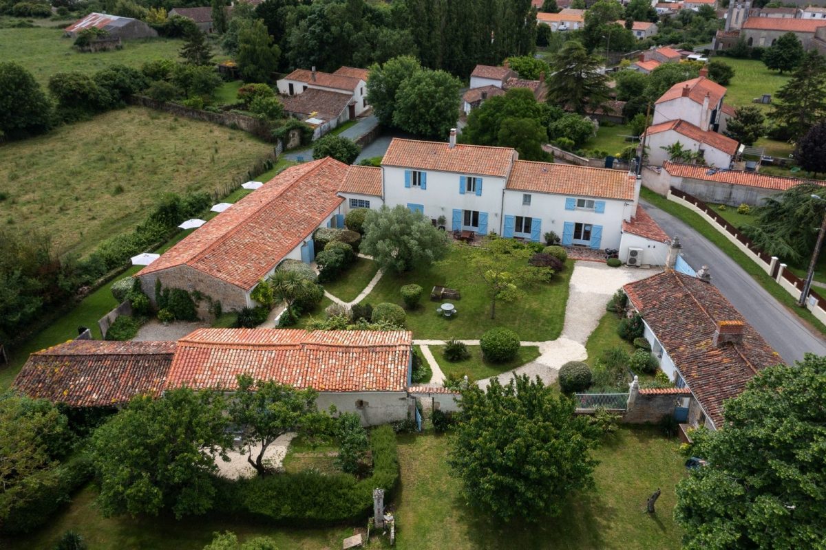 L’ENCLOS BLEU – VUE AERIENNE
