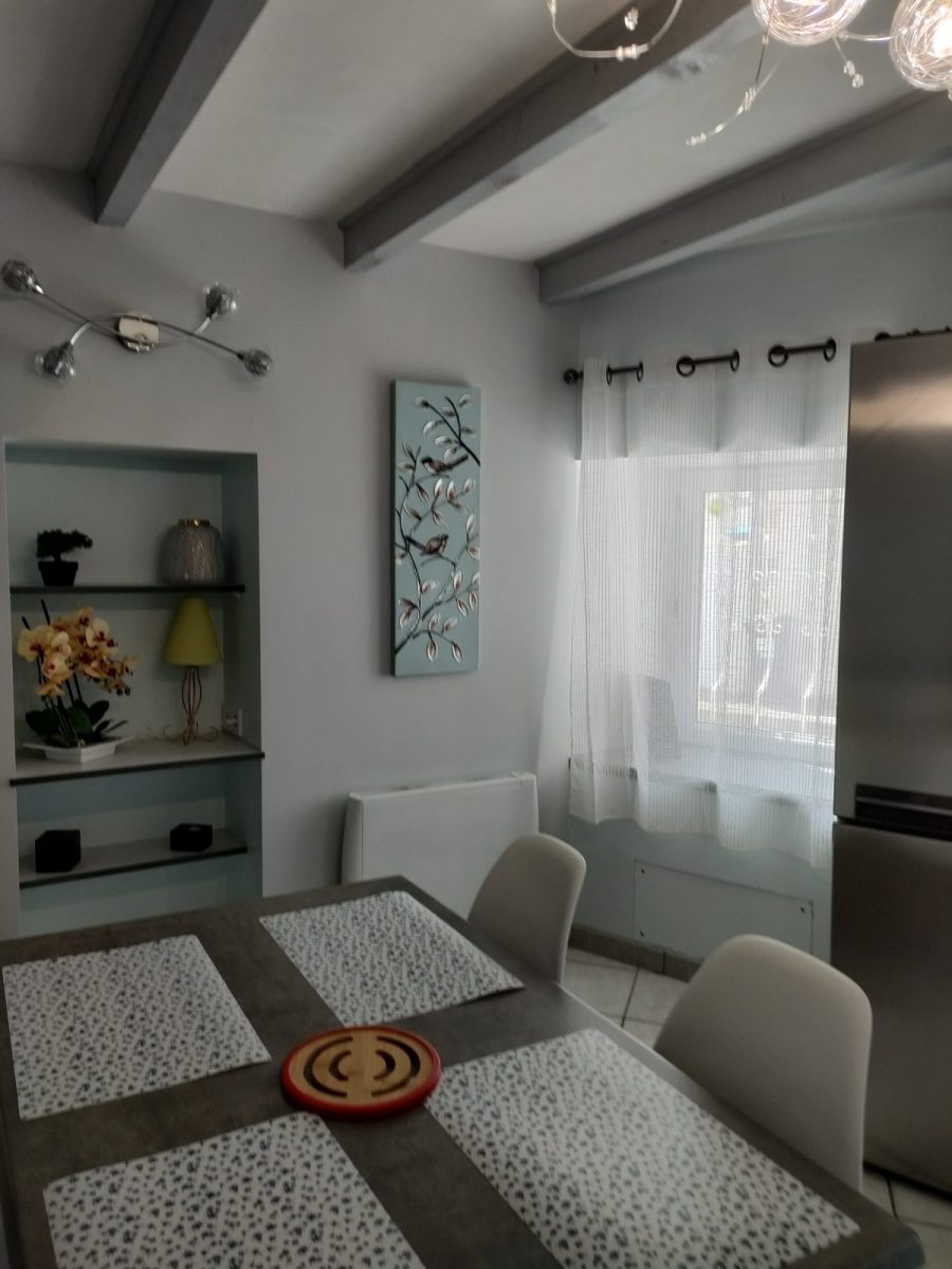 Meublé Marine_Luçon_ Espace de vie avec cuisine  (5)