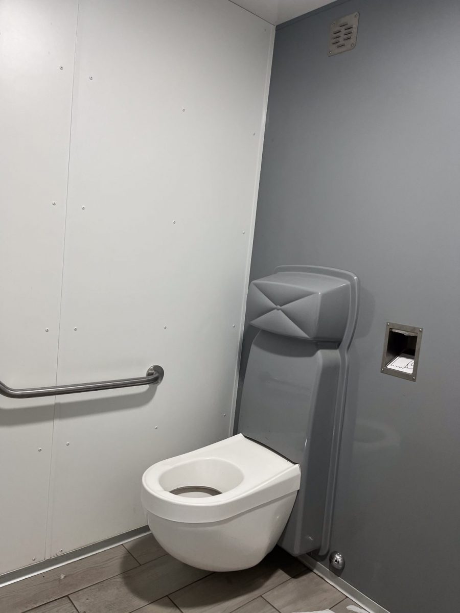 Toilettes publiques -mairie – La Faute-sur-Mer (1)