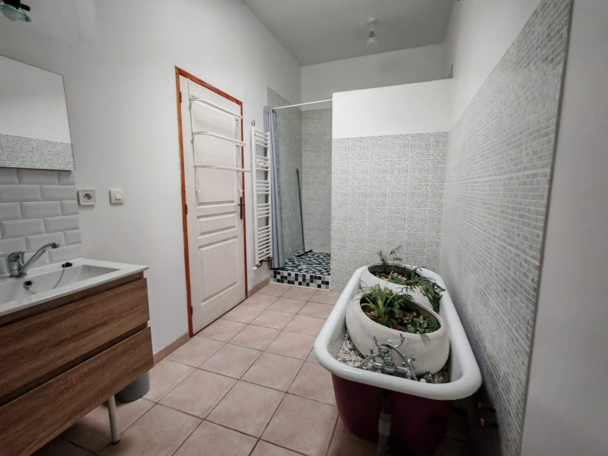 e1d16f31-7751-4c77-bfc0-fe40cc001d8d